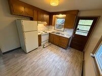 Building Photo - 372 Park St