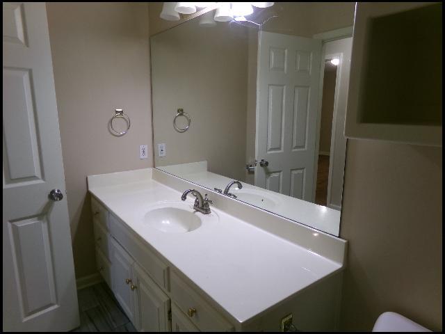 Building Photo - 12915 Misty Creek Dr