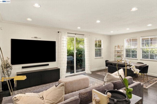 Building Photo - 310 Elworthy Ranch Cir