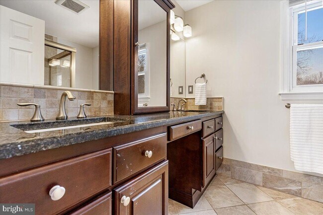 Building Photo - 27 Cartwright Dr