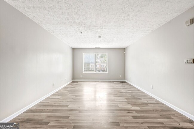 Building Photo - 13202 Fairington Ridge Cir