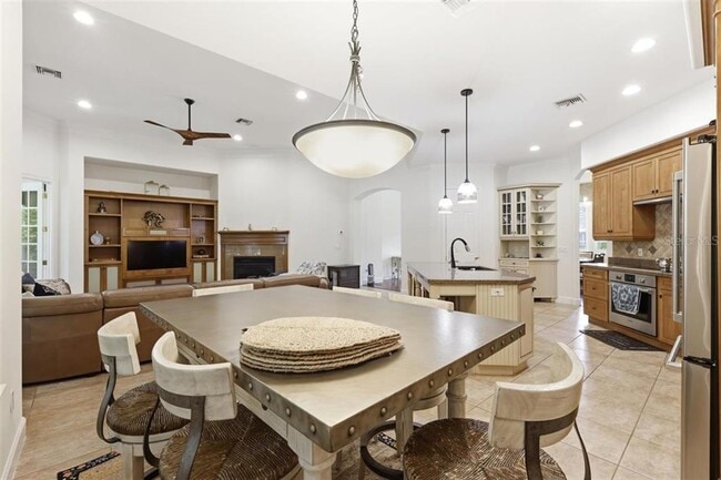 Building Photo - 6124 Foxfield Ct