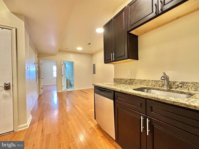 Primary Photo - 2233 N Camac St