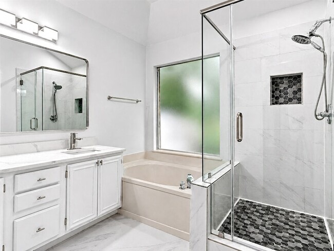 Building Photo - 1817 Newton Dr