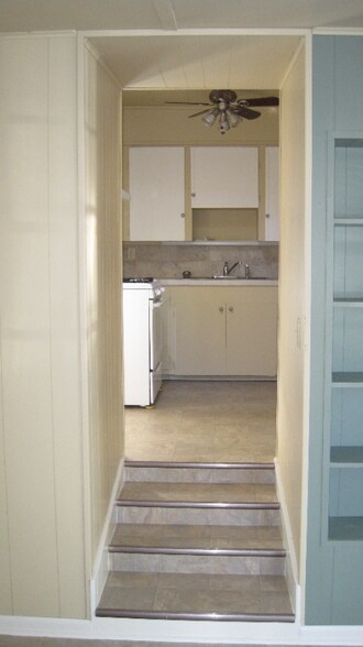 Building Photo - 2537 Laporte Ave