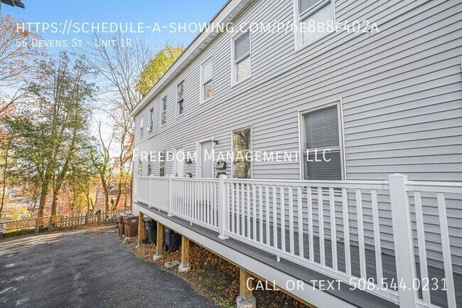 Building Photo - 56 Devens St