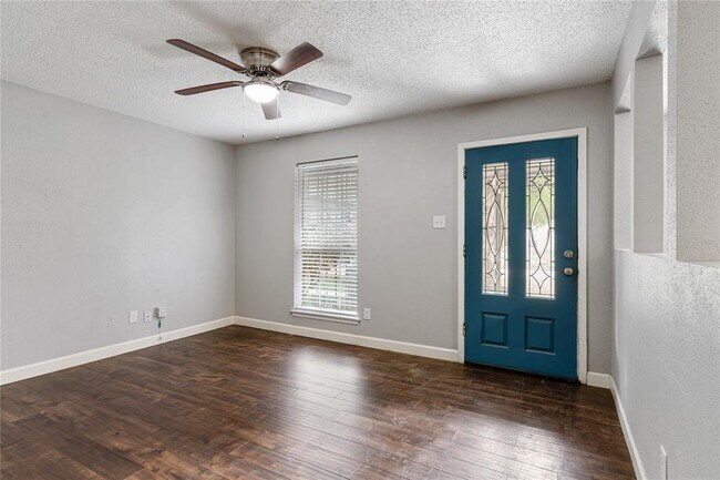 Building Photo - 4514 Oak Shadows Dr