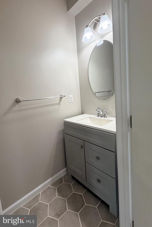 Building Photo - 9411 Wood Creek Cir