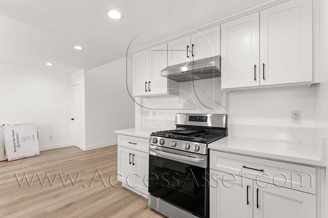 Building Photo - 10946 Thrush Dr