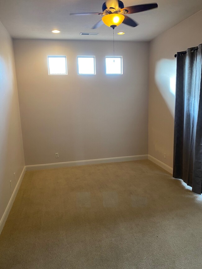 Building Photo - 2242 N Gunsight Dr