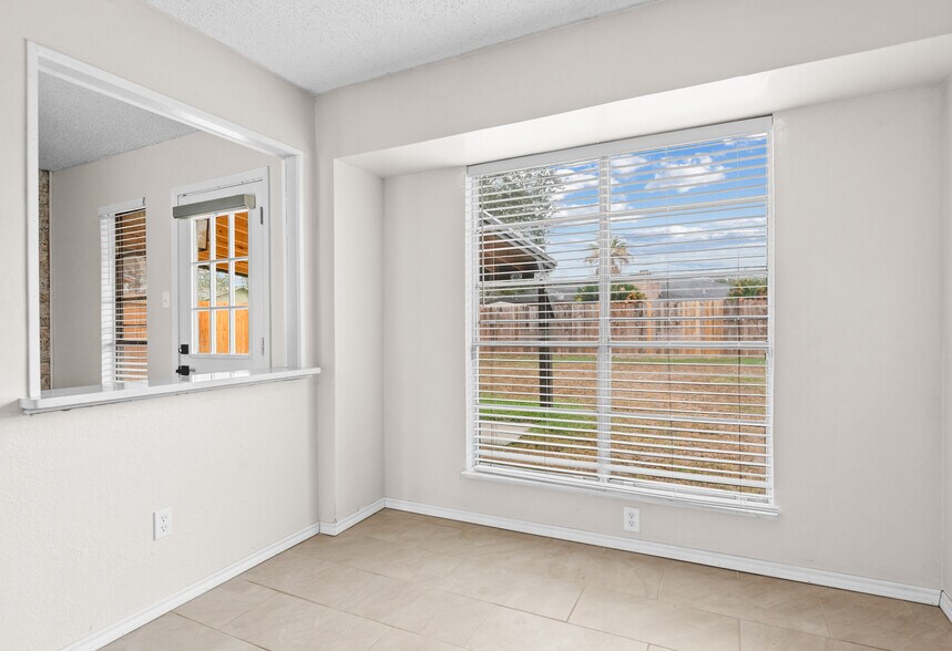 Building Photo - 4014 Richwood Cir