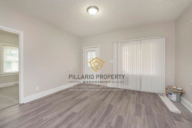 Building Photo - 3-Bedroom Home Near Tuxedo Park with 2-Car Garage, Available NOW!