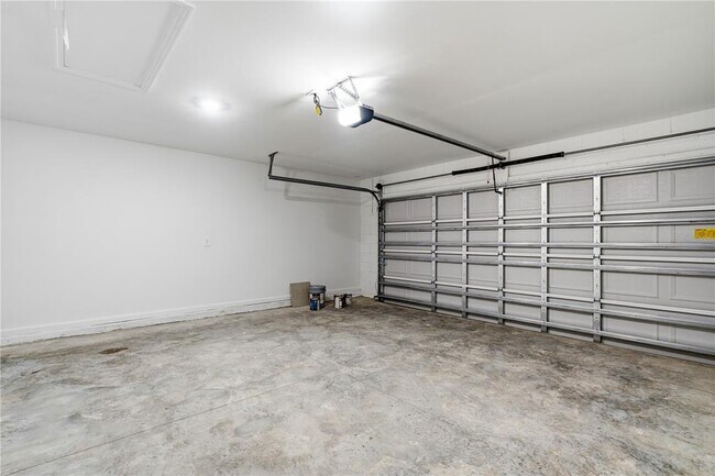 Building Photo - 5662 Portico Pl