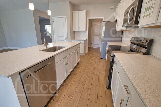 Building Photo - 1610 Rada Ln