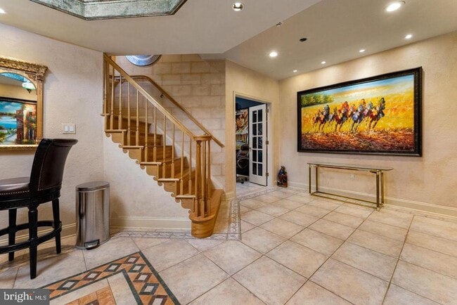 Building Photo - 1445 Mayhurst Blvd