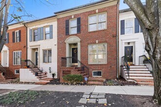 Building Photo - 3 Bed 3.5 Bath - Kentlands Townhouse - 2 C...