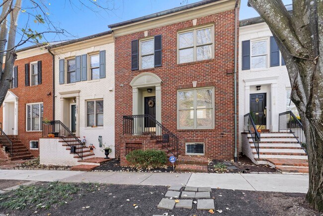 Primary Photo - 3 Bed 3.5 Bath - Kentlands Townhouse - 2 C...