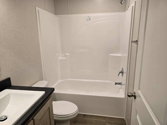 Building Photo - 613 Polk St