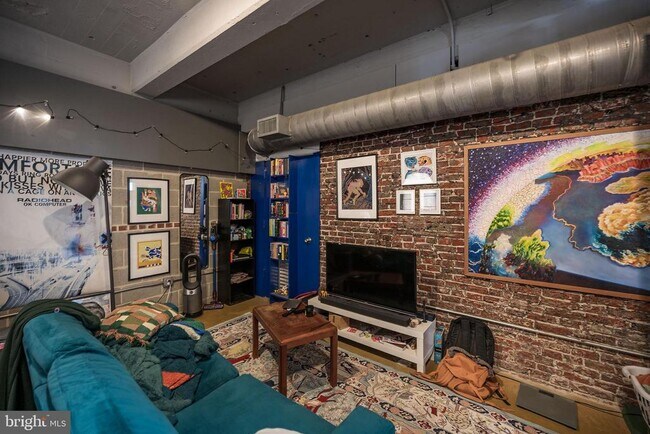 Building Photo - 144-50 W Laurel St