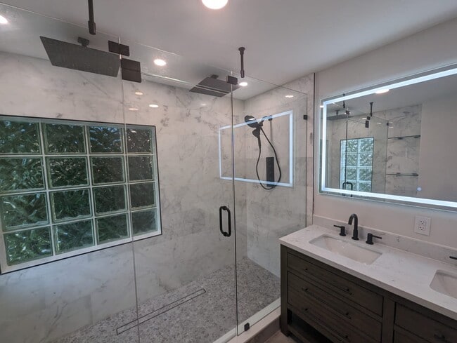 Building Photo - 5720 NW 61st Pl