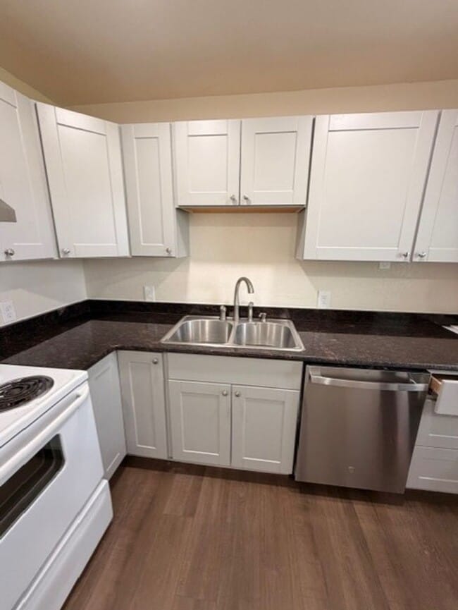 Building Photo - Available Soon!  Updated 2 Bedroom ~ 1 Bathroom Home Located in Monroe