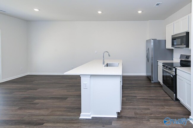 Building Photo - 103 Betty Williams Dr