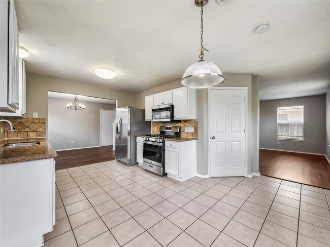 Building Photo - 14007 Marners Ct