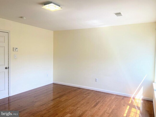 Building Photo - 172 S Savanna Dr