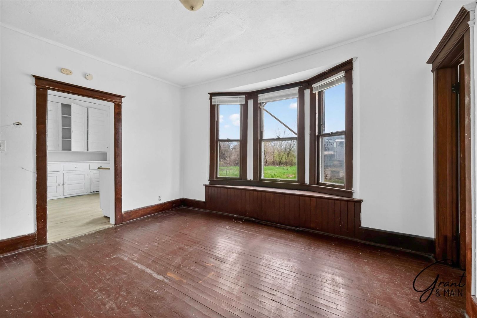 Building Photo - 127/129 W. Buena Vista - AIS-HASE LLC