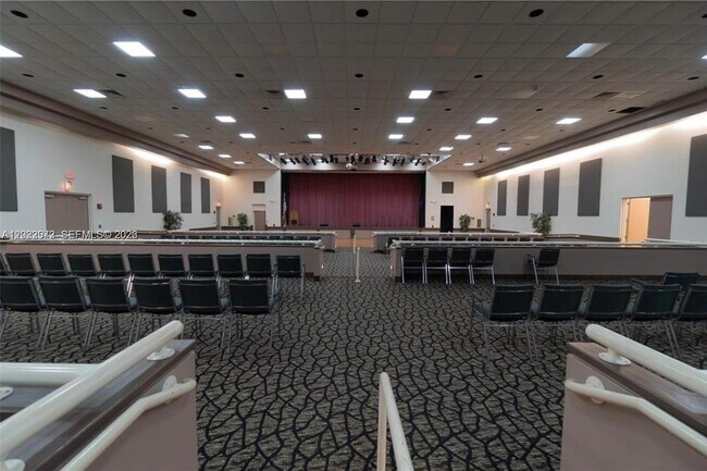 Building Photo - 8961 S Hollybrook Blvd