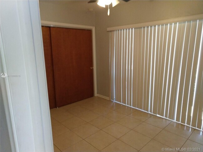 Building Photo - 9202 SW 73rd Avrd