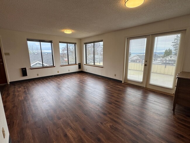 Building Photo - 4924 N Pearl St