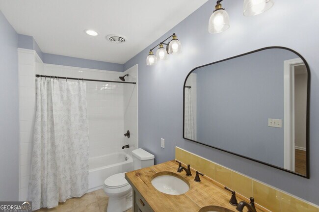 Building Photo - 1776 Old Country Pl