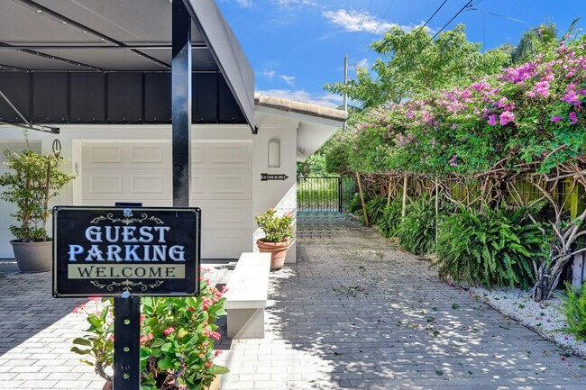 Building Photo - 221 N Swinton Ave