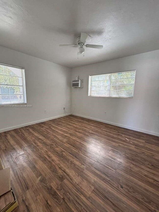 Building Photo - 146 NE 55th St