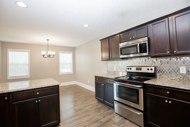Building Photo - 111 Lightwater Dr