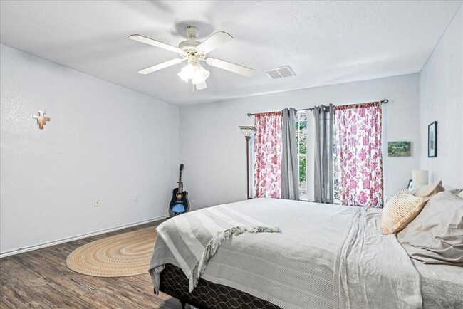 Building Photo - 7417 Elk Pass Dr