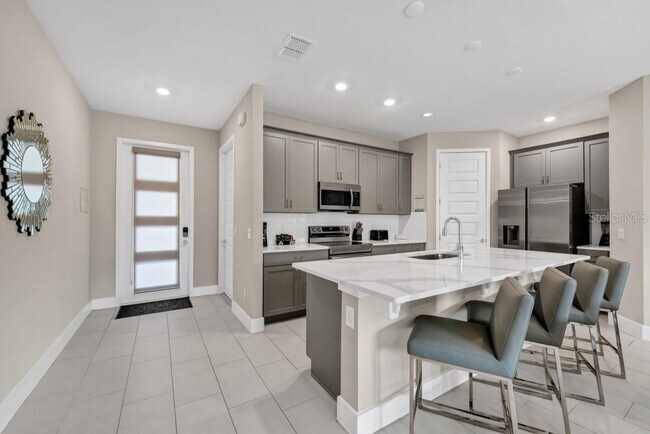 Building Photo - 7846 Spectrum Dr