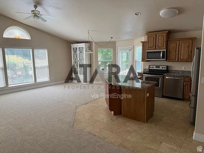 Building Photo - 941 Fremont Rd