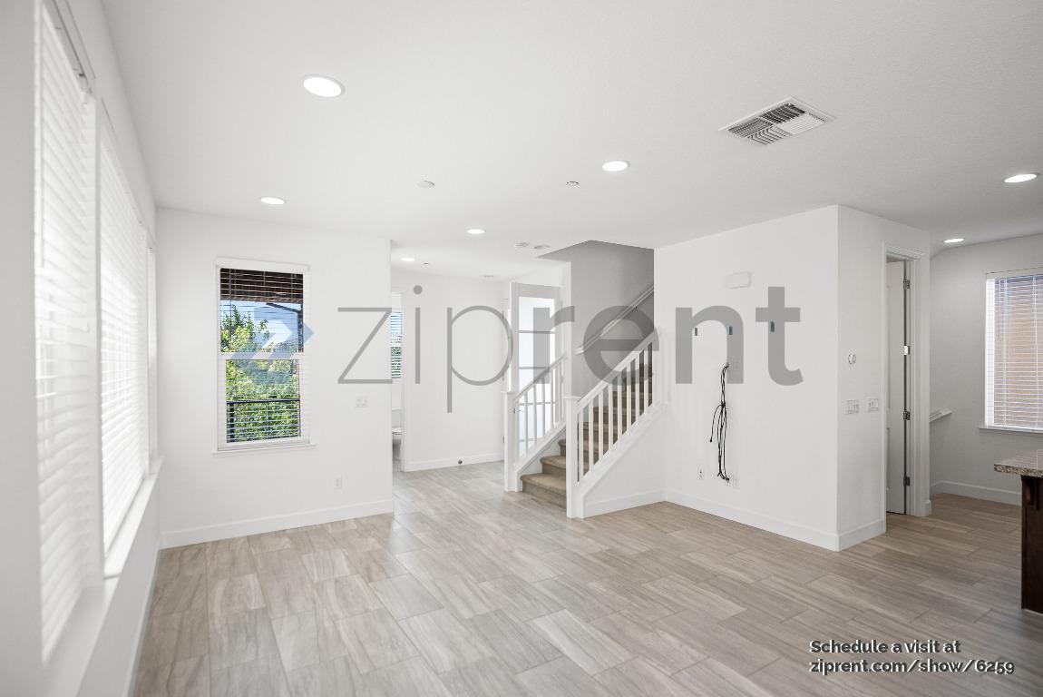 Building Photo - 504 Palmer Ave