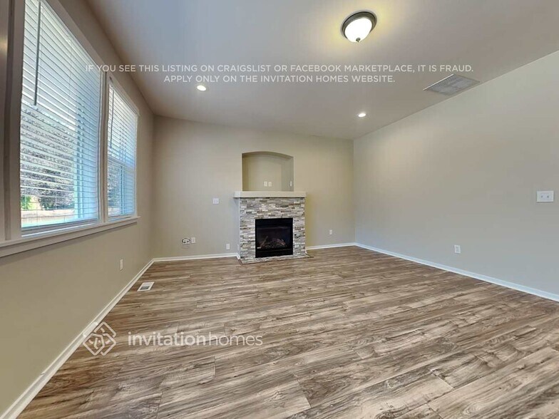 Building Photo - 2527 163rd St Ct E