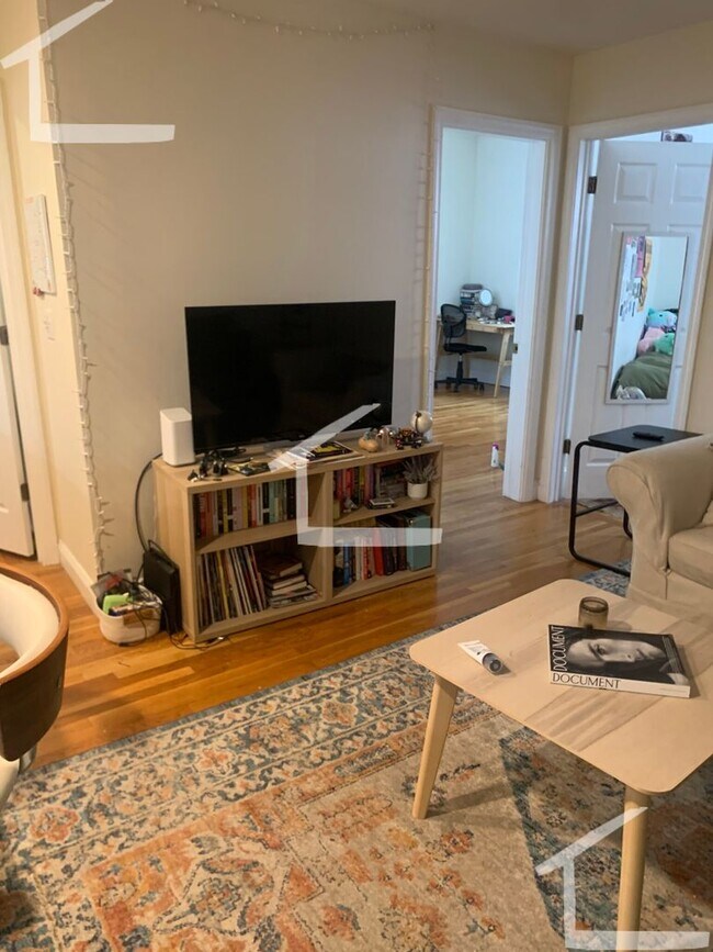 Building Photo - SAint Paul St near BU,  Nice 3 bed Super c...