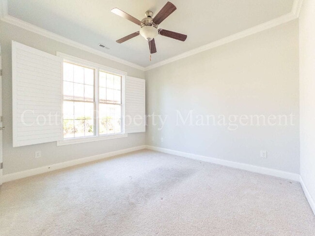 Building Photo - 633 Jenoa Dr