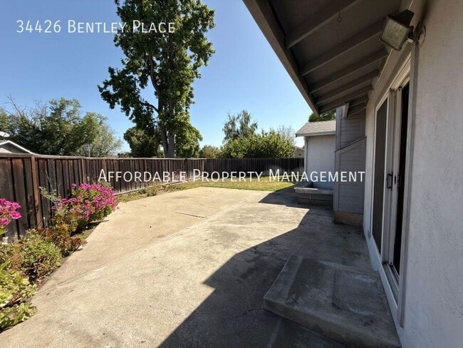 Building Photo - 34426 Bentley Pl