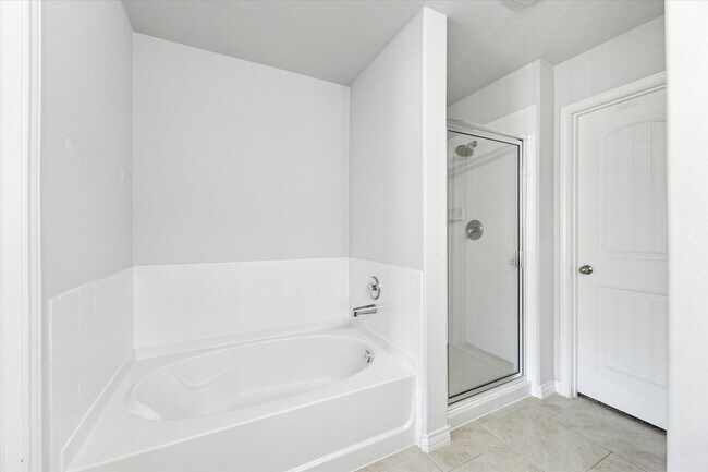 Building Photo - 3018 Village Creek Dr