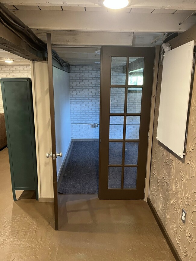 Building Photo - 843 SW 116th St