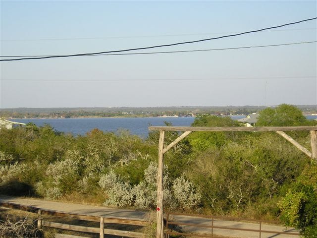 Building Photo - 403 S Vista Dr