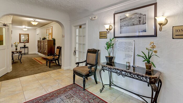 Building Photo - 1509 NE 10th Ave