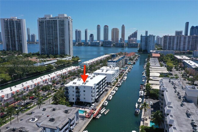Building Photo - $2,300 3642 NE 171st st #506