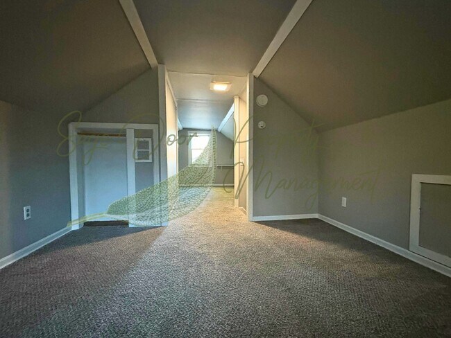 Building Photo - CHARMING HOME WITH GARAGE, LARGE BASEMENT,...